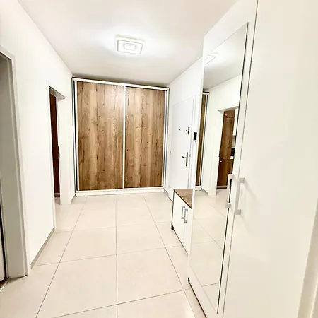 Апартаменты Qualis Coresi - Rise *