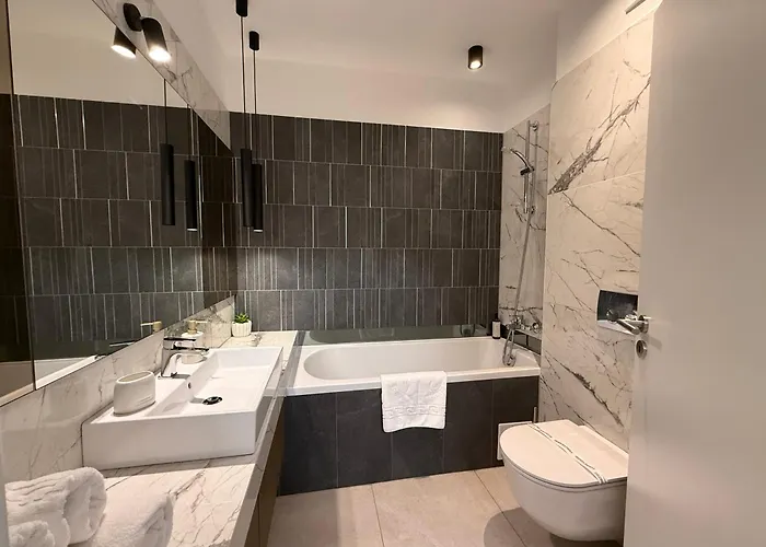 Qualis Coresi - Rise Apartament *