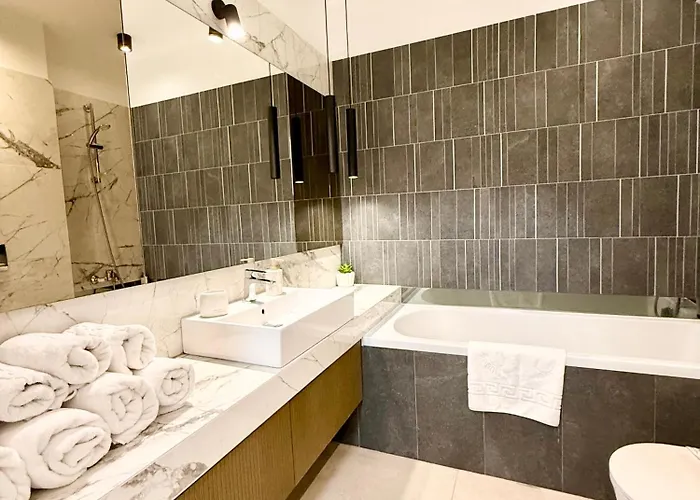 Qualis Coresi - Rise Apartament